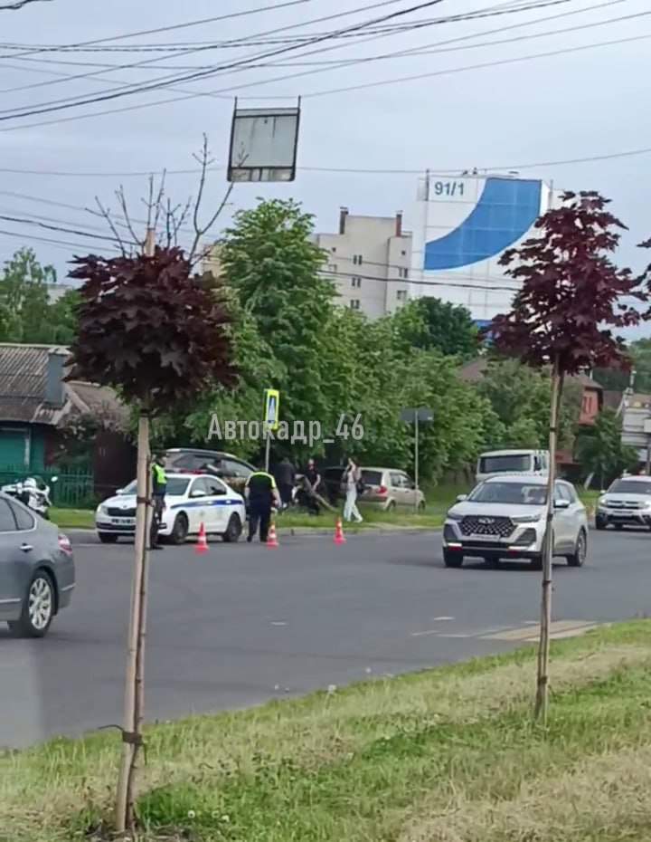 В Курске водитель Kia протаранил светофор