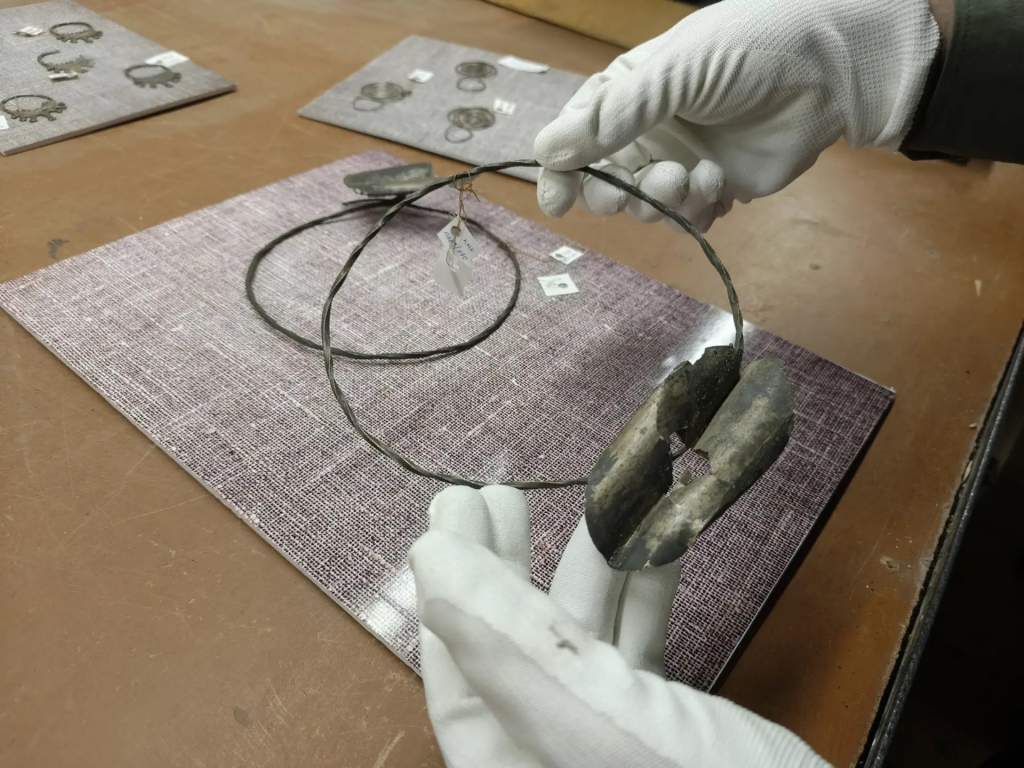 Курянам покажут старинные головные уборы Южной Руси