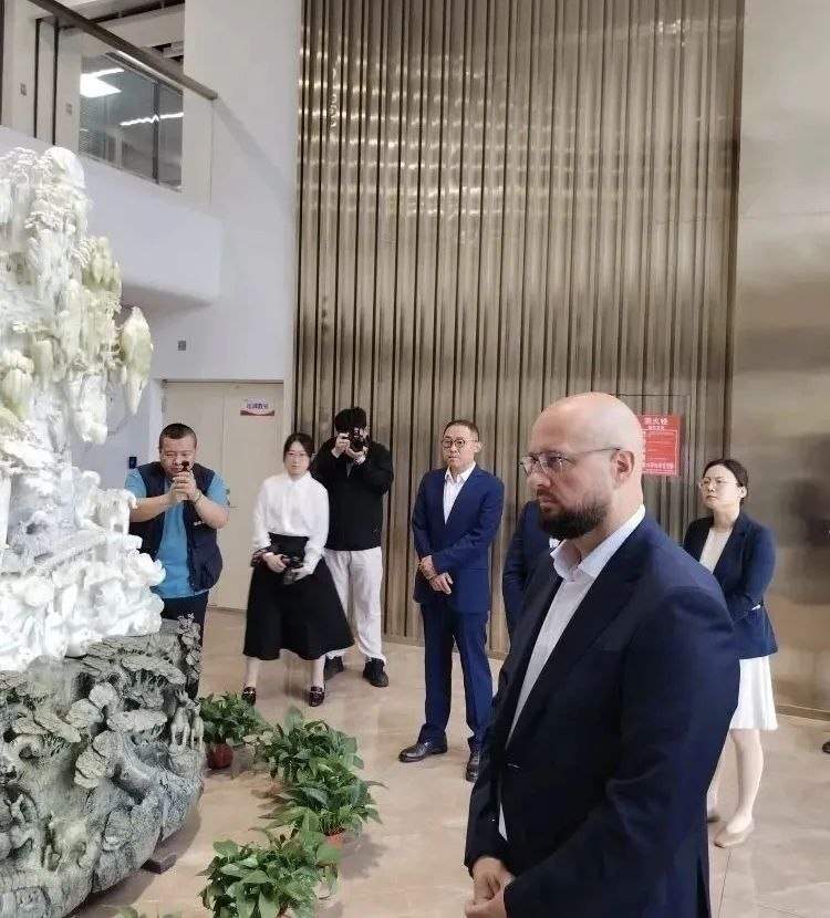 Курский мэр посетил заводы и индустриальный парк в Китае