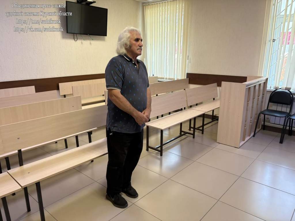 Курянин получил 4 года условно за порох в диване