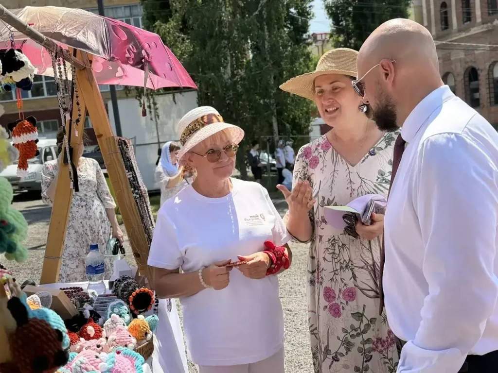 Куряне отмечают День России на фестивале на Полугоре