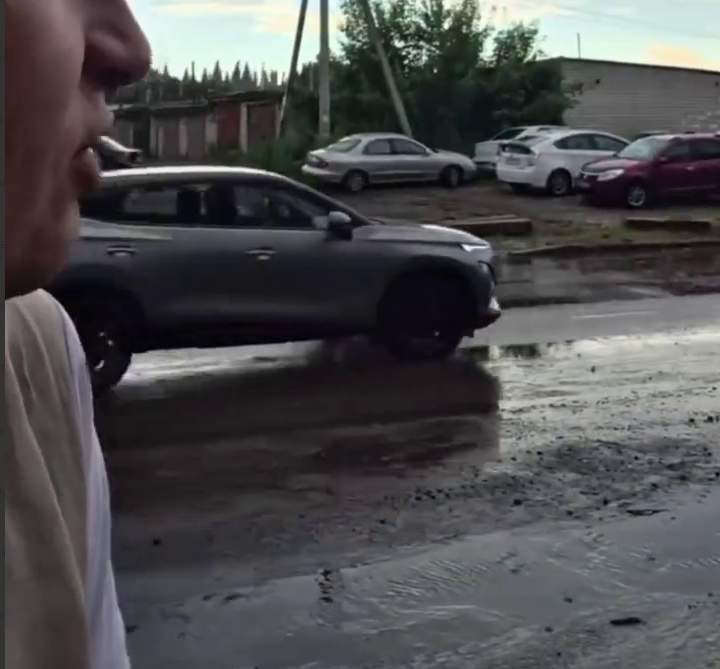 В Курске устранили потоп на улице Республиканской