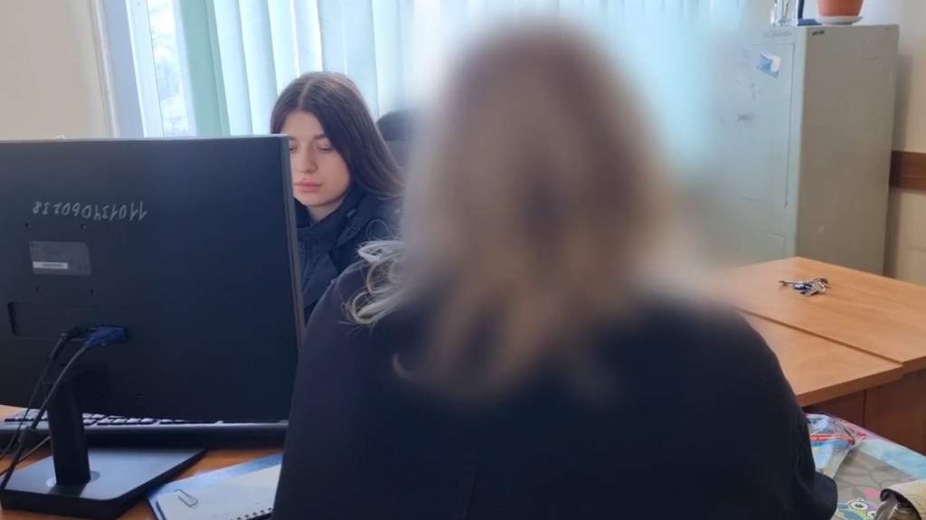 Курянка перевела аферистам почти 4 млн рублей за иномарку