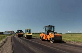 Дорожники закатали в свежий асфальт пути к курским больницам