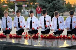 Куряне зажгли свечи на «Курской дуге» в четыре утра 22 июня