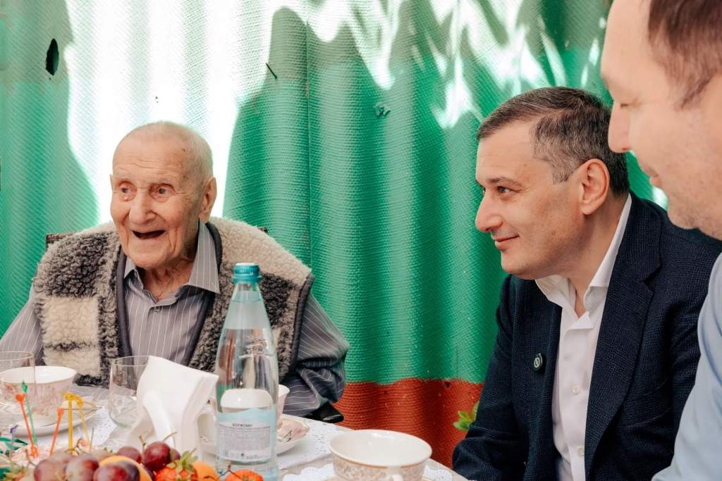 Курский фронтовик Алексей Сорокин в день 100-летия поднял "микстуру" за Победу