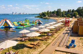 В Курчатове обустраивают пляж «Теплое место» с надувным аквапарком