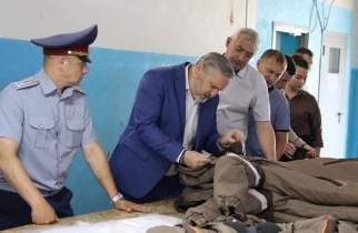 Бизнес заинтересовался производством мебели и спецодежды в курской колонии