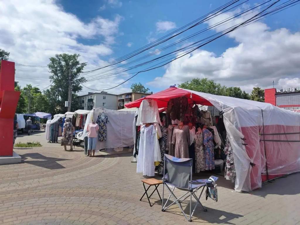 В Курске у «Родины» накрыли нелегальный рынок с палатками