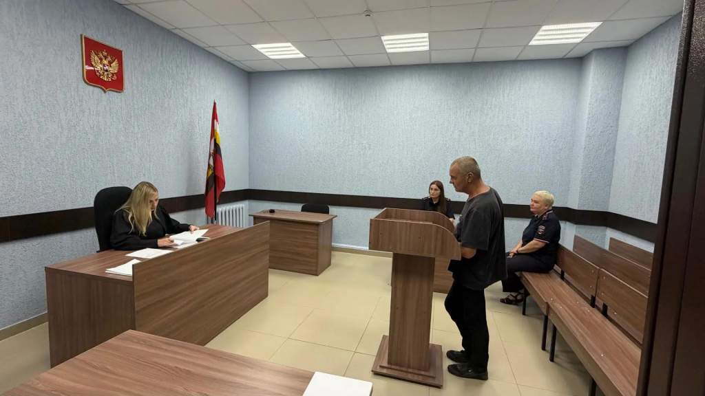Курянин избил сожительницу, чтобы привести ее в чувства
