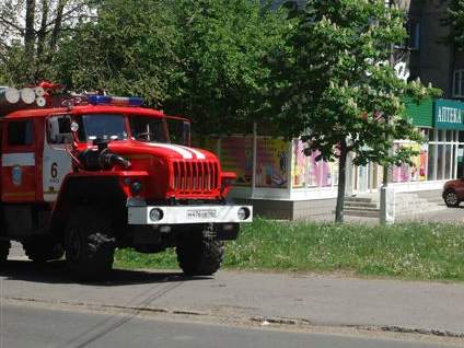 В Курске на Магистральном проезде эвакуировали 20 жильцов из-за пожара