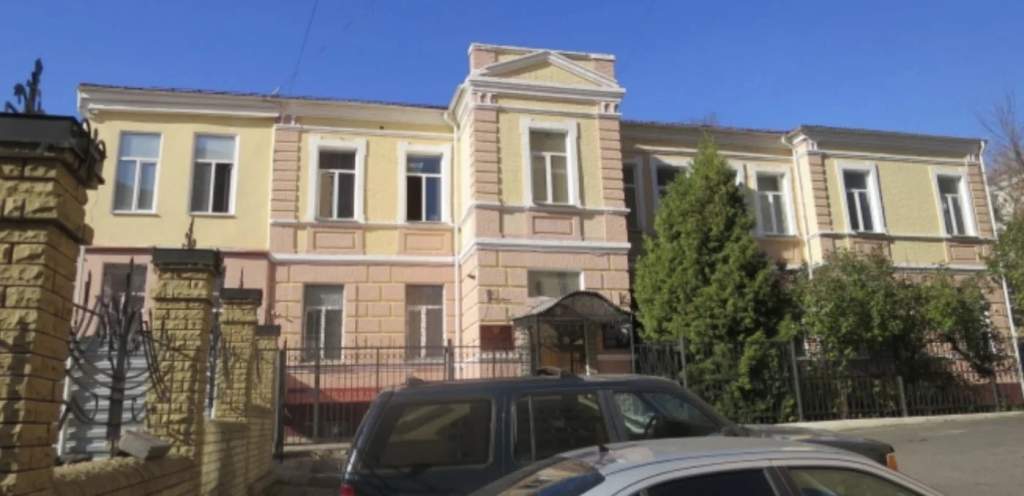 В Курске обследуют старинное здание больницы Красного креста