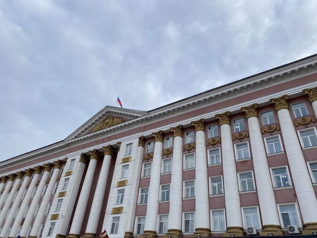 Курян не будут штрафовать за бурьян из-за проблем с топливом