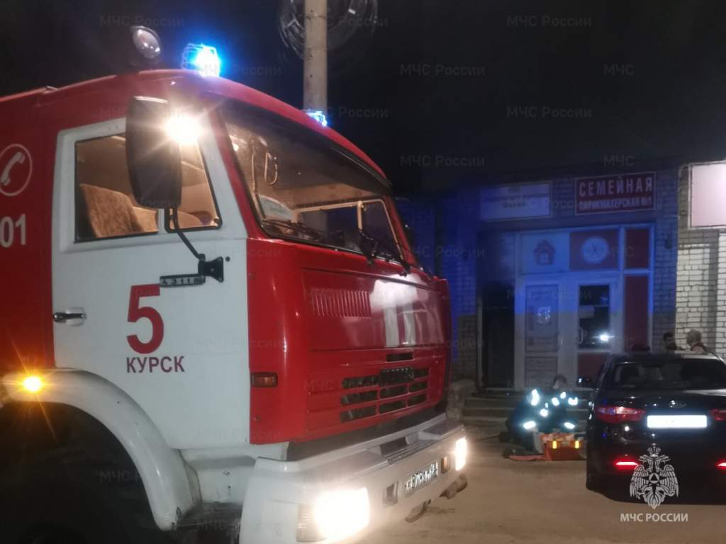 В Курске дом на Октябрьской вспыхнул из-за замыкания и сгорел за 17 минут