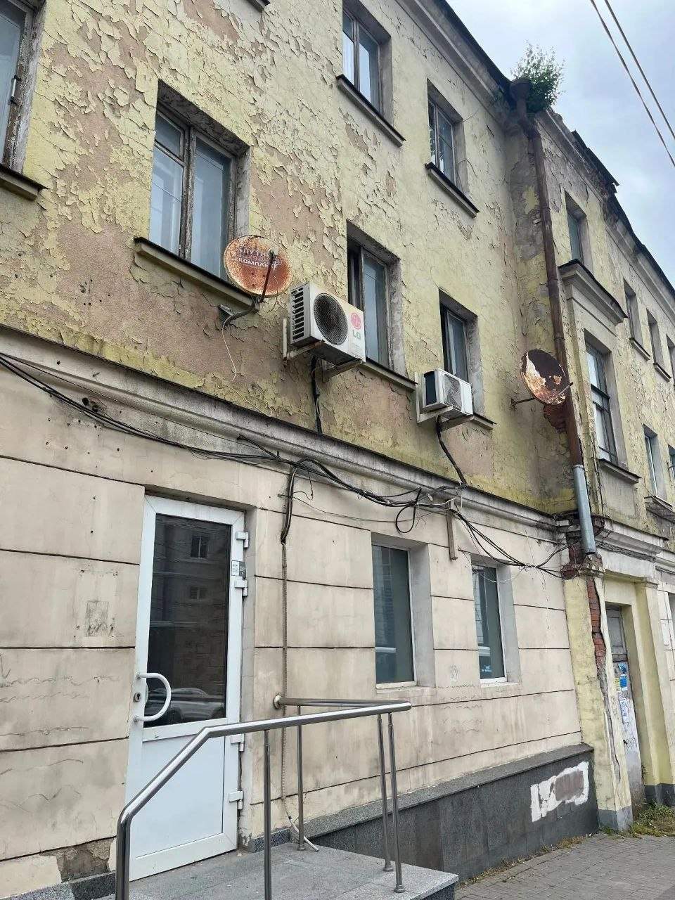 В Курске потребовали привести в порядок фасады зданий на улице Дзержинского