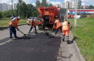 В Курске возобновили ямочный ремонт на 3 улицах