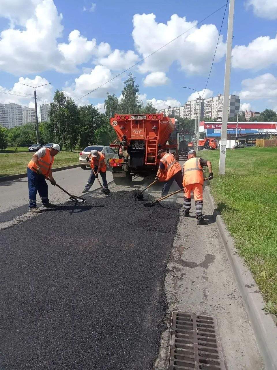 В Курске возобновили ямочный ремонт на 3 улицах
