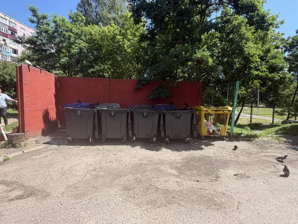 В Курской области глава Минприроды провел рейд по мусорным контейнерам