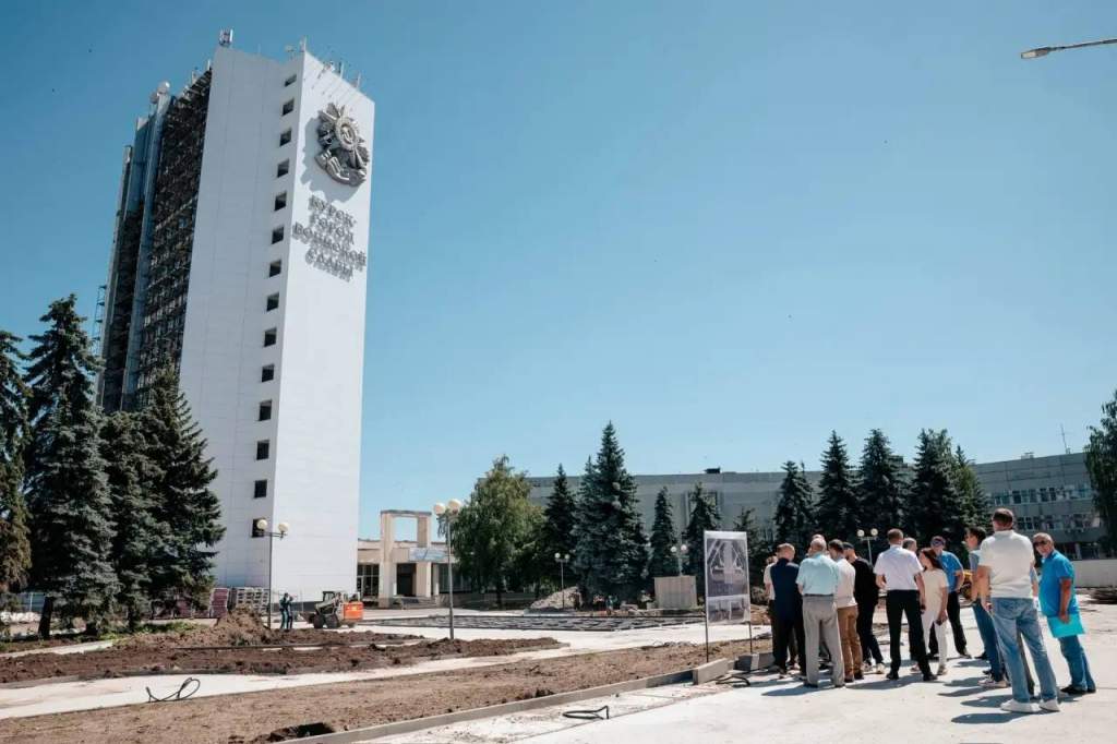 В Курске к 15 августа завершат благоустройство Аллеи Героев