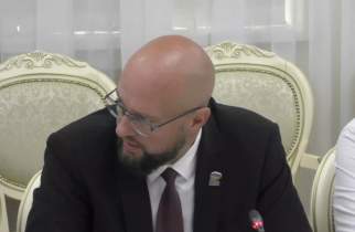 Хинштейн не увидел рабочих на тротуаре на Сонина