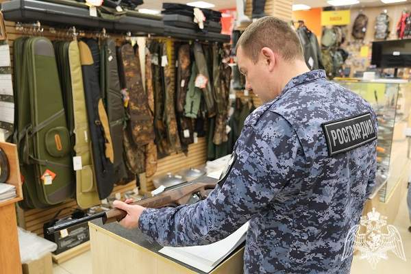 Росгвардейцы изъяли у курян 9 единиц оружия
