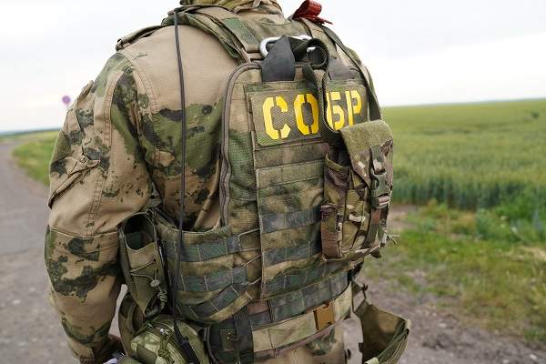 В Курске спецназ задержал мужчину со 135 свертками наркотиков