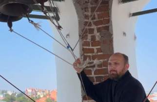 В курских храмах в полдень зазвонили колокола в память о павших