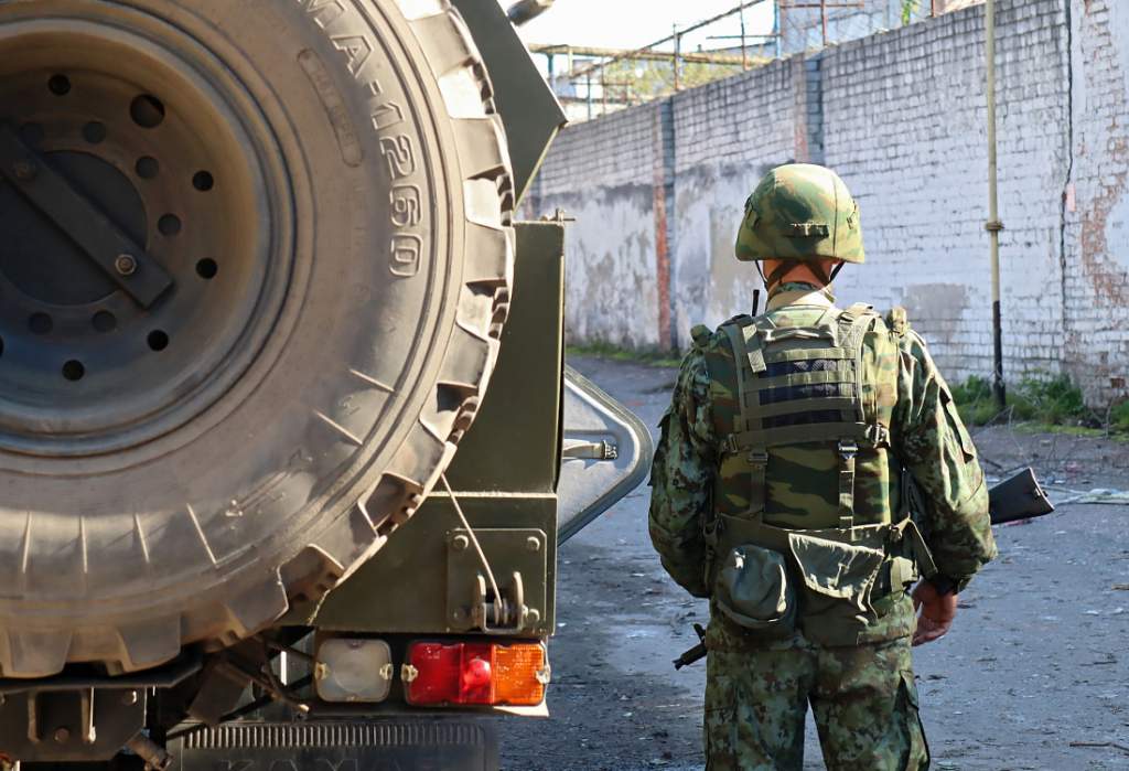 В Судже военные «Севера» помогают оставшимся жителям продуктами и эвакуацией