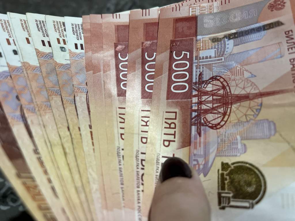 Курянка отдала мошенникам 580 тысяч рублей из-за умного домофона