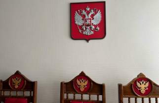В Курске пьяная сотрудница парикмахерской избила полицейского