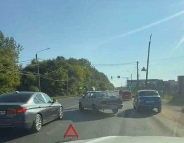 В Курске ДТП на 2-й Новоселовке собрало пробку от улицы Малых