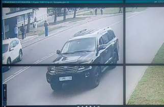 В Курске водитель повредил подсветку «Соловья» и уехал