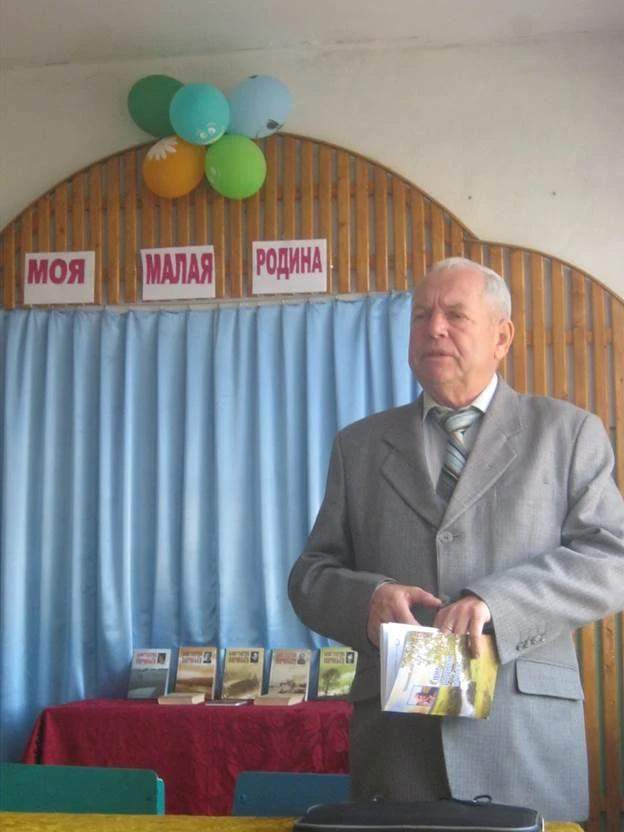 Мэр Курска поздравил писателя Николая Абрамова с 80-летним юбилеем
