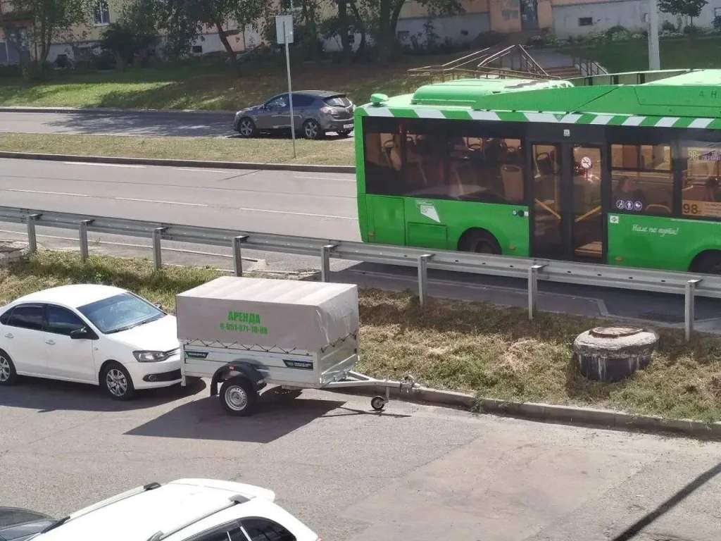 Курян просят убирать неиспользуемый транспорт с общественных территорий