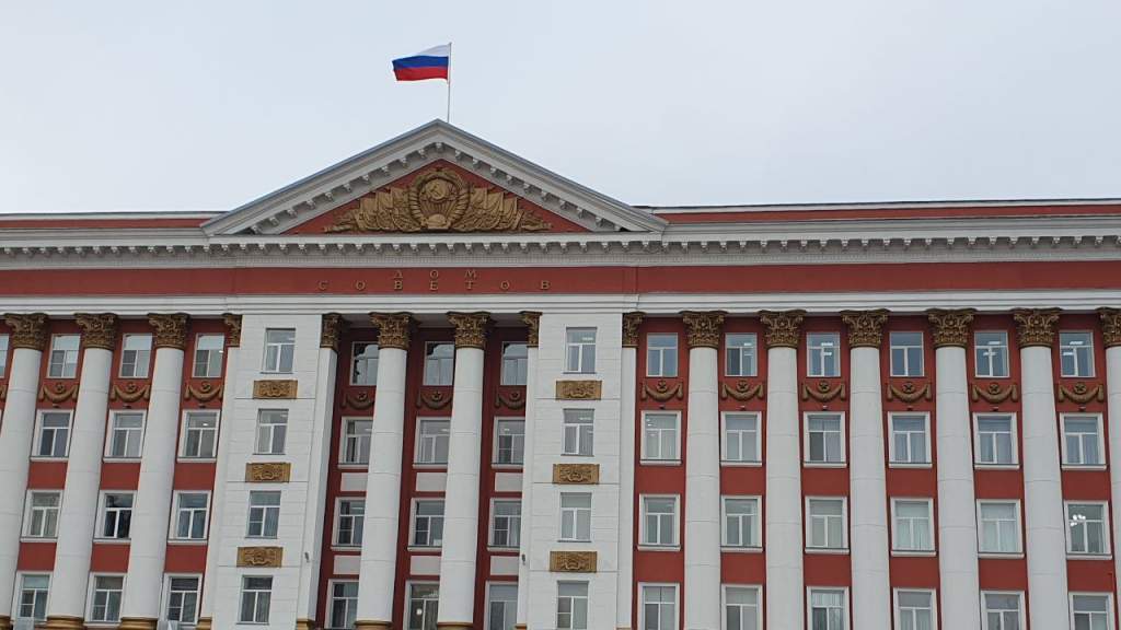 Курской и Белгородской областям выделили 3,5 млрд рублей на электросети