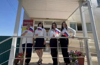 Суды Курской области провели акции ко Дню флага России