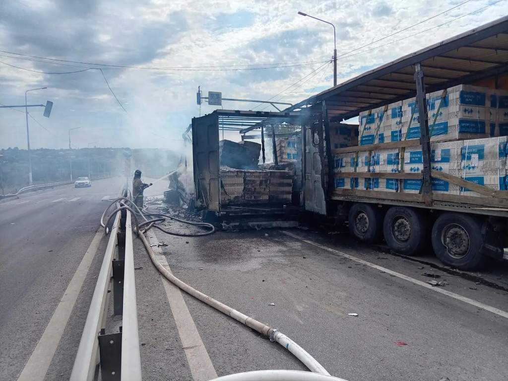 На объездной Курска после ДТП сгорели 3 автомобиля
