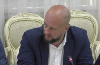 Мэр Курска опроверг сообщения о нанесении разметки в ямы на улице Сумской