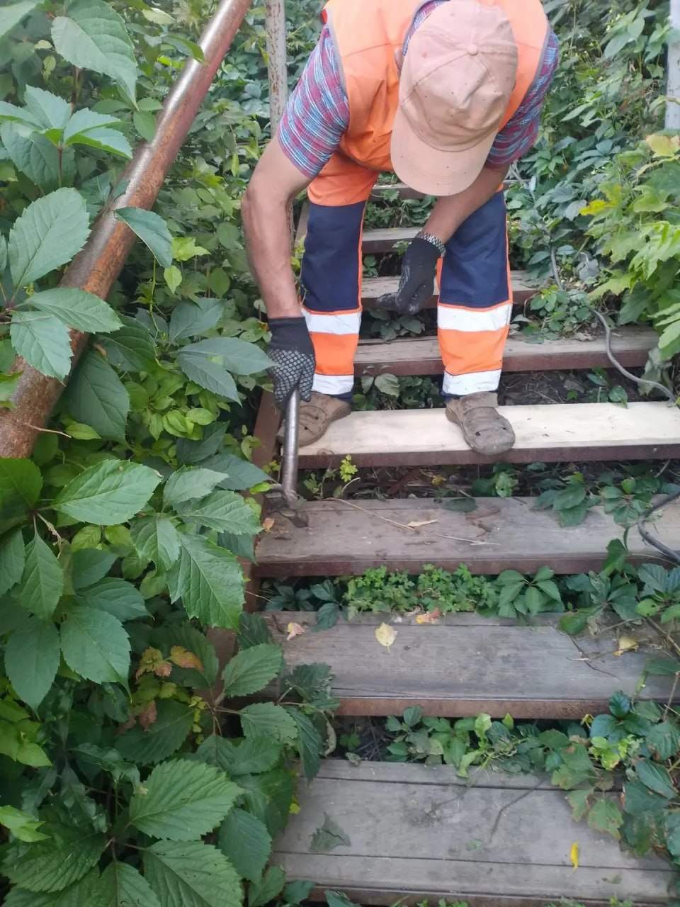 На улице Ватутина в Курске отремонтировали лестницу