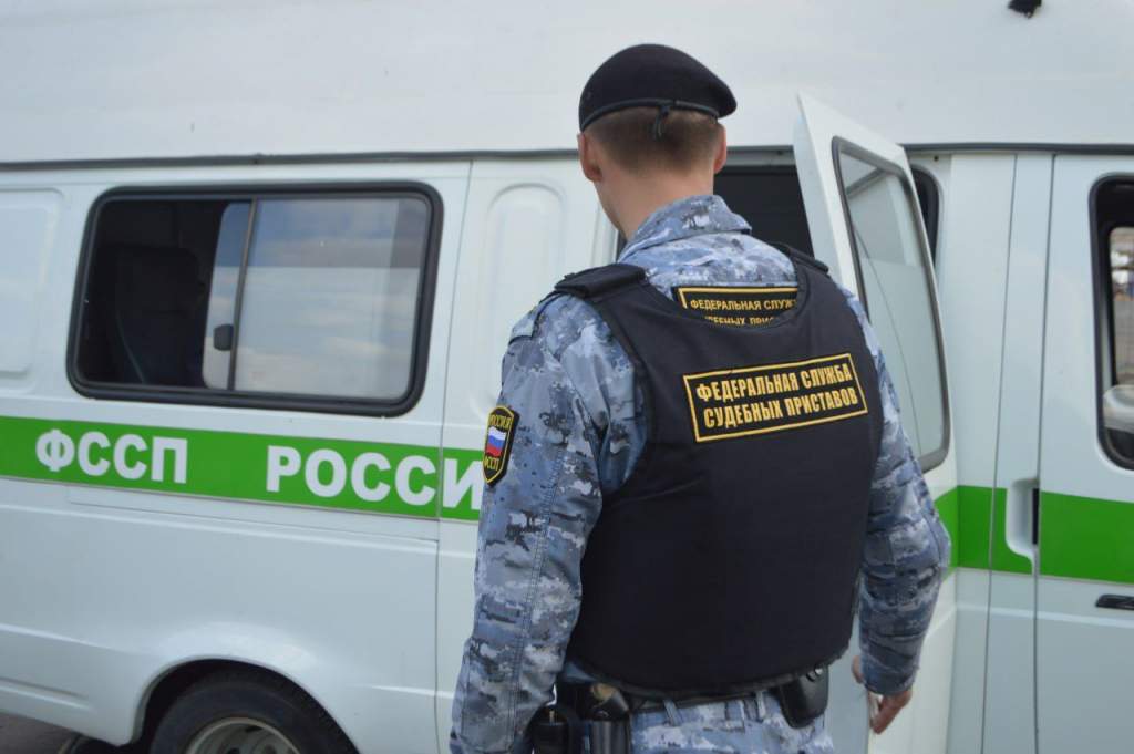 Курские приставы случайно нашли объявленную в розыск подсудимую