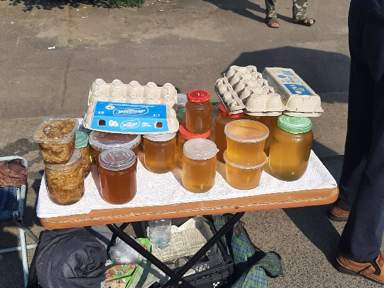 В Курской области на тротуаре нелегально продавали мясо и рыбу без документов