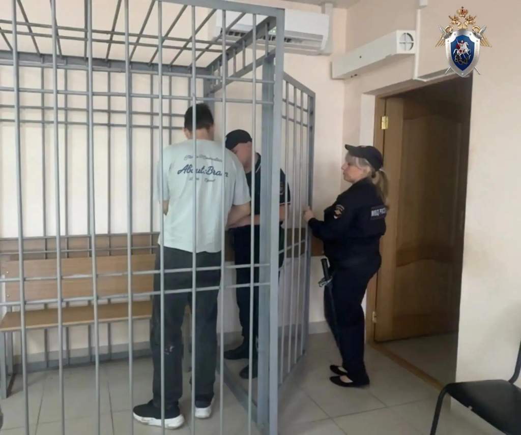 В Курске оставили под стражей подростка по обвинению в убийстве матери