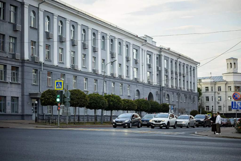 Мэр Курска отчитался о ремонте дорог, разрытиях и благоустройстве