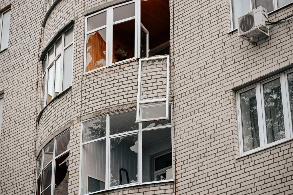В Курске после ракетной атаки ВСУ повреждены 40 квартир и детский сад
