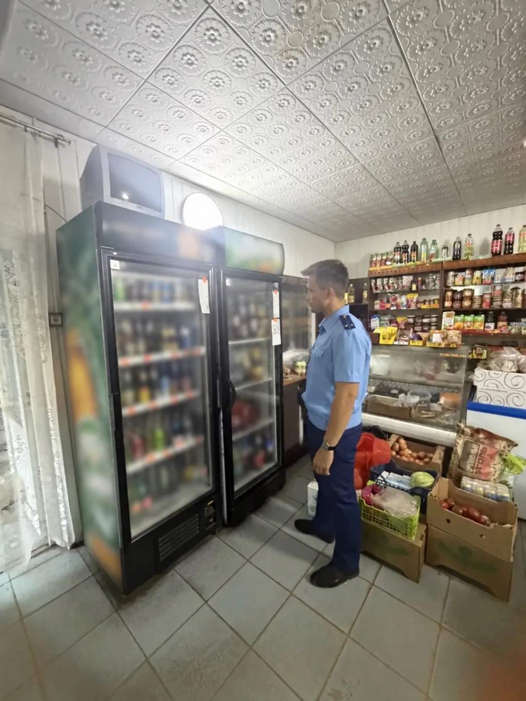 В Курской области нашли магазины со спиртным возле школы