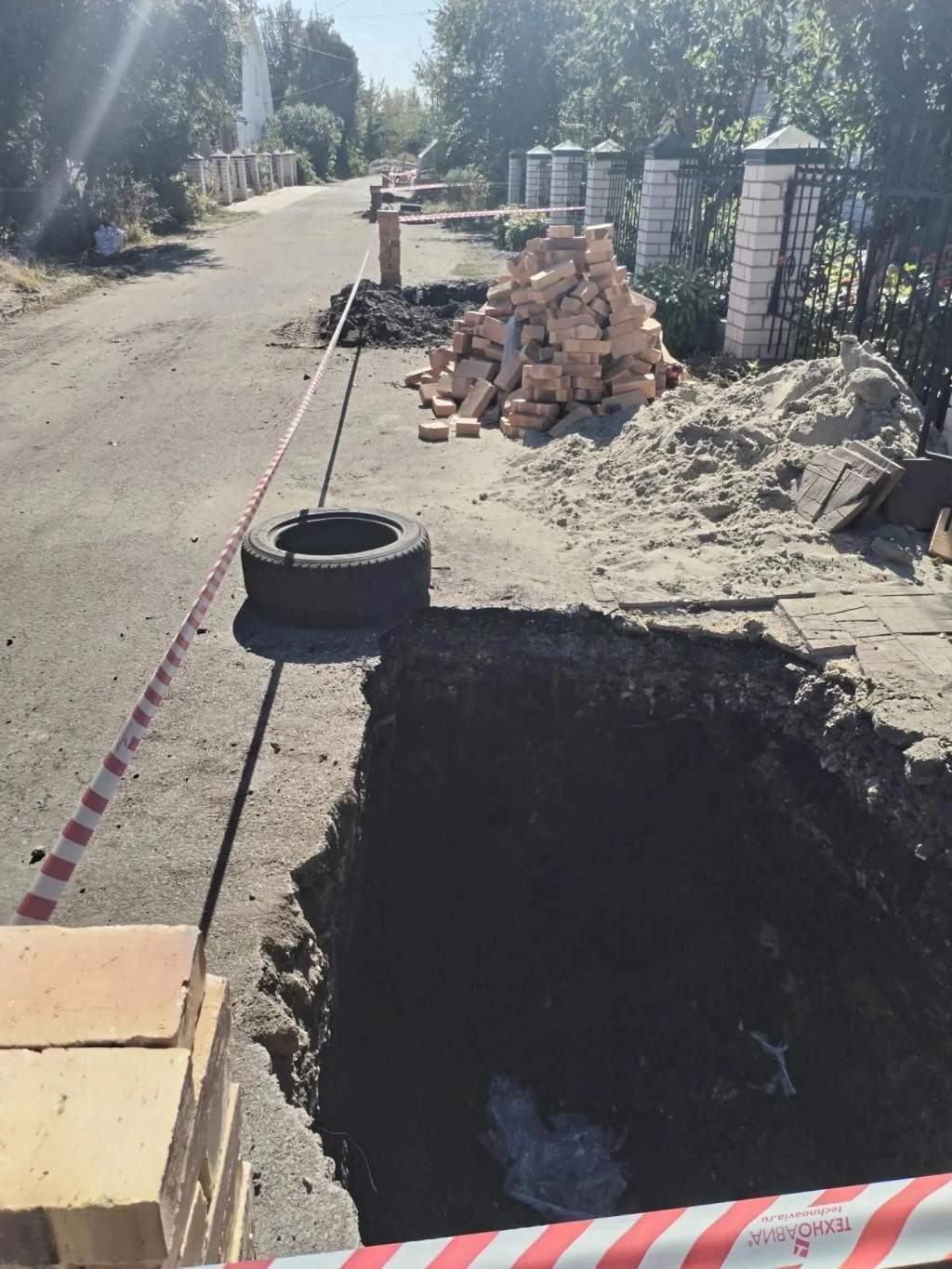В Краснополянских переулках Курска прокладывают новый водопровод