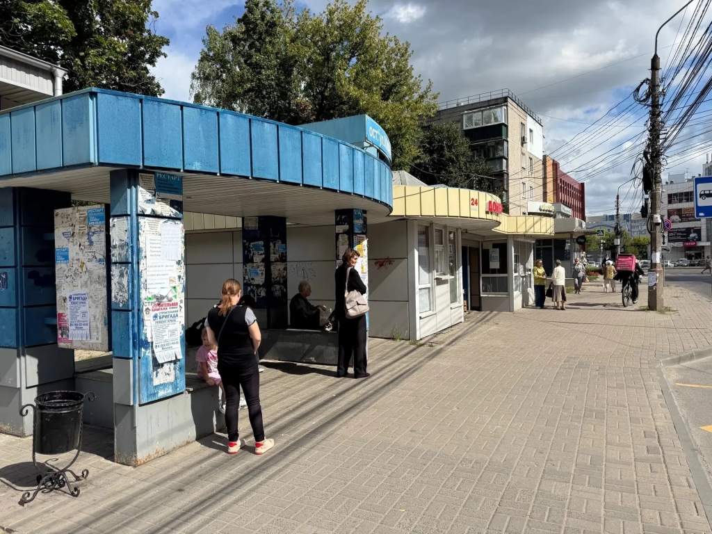 В Курске власти меняют условия для киосков на остановках