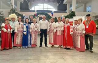 В Курском районе члены УИК встречают избирателей в народных костюмах
