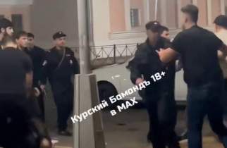 В Курске между Пушкинским и Драмтеатром произошла массовая драка
