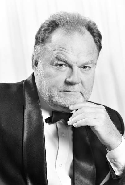 Ушел из жизни актер и режиссер Курского драмтеатра Евгений Поплавский